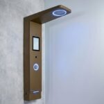Ducha eco inteligente y accesible Showee en acabado color ocre.